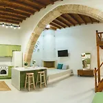 Aesthisis Sensational Accommodation Archangelos